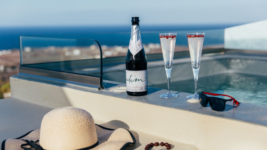 Edem Luxury Hotel Santorini Finikia