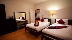 3 bedrooms, hypo-allergenic bedding, down duvet, Select Comfort beds