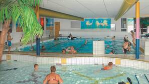 Innenpool, Außenpool (je nach Saison geöffnet)
