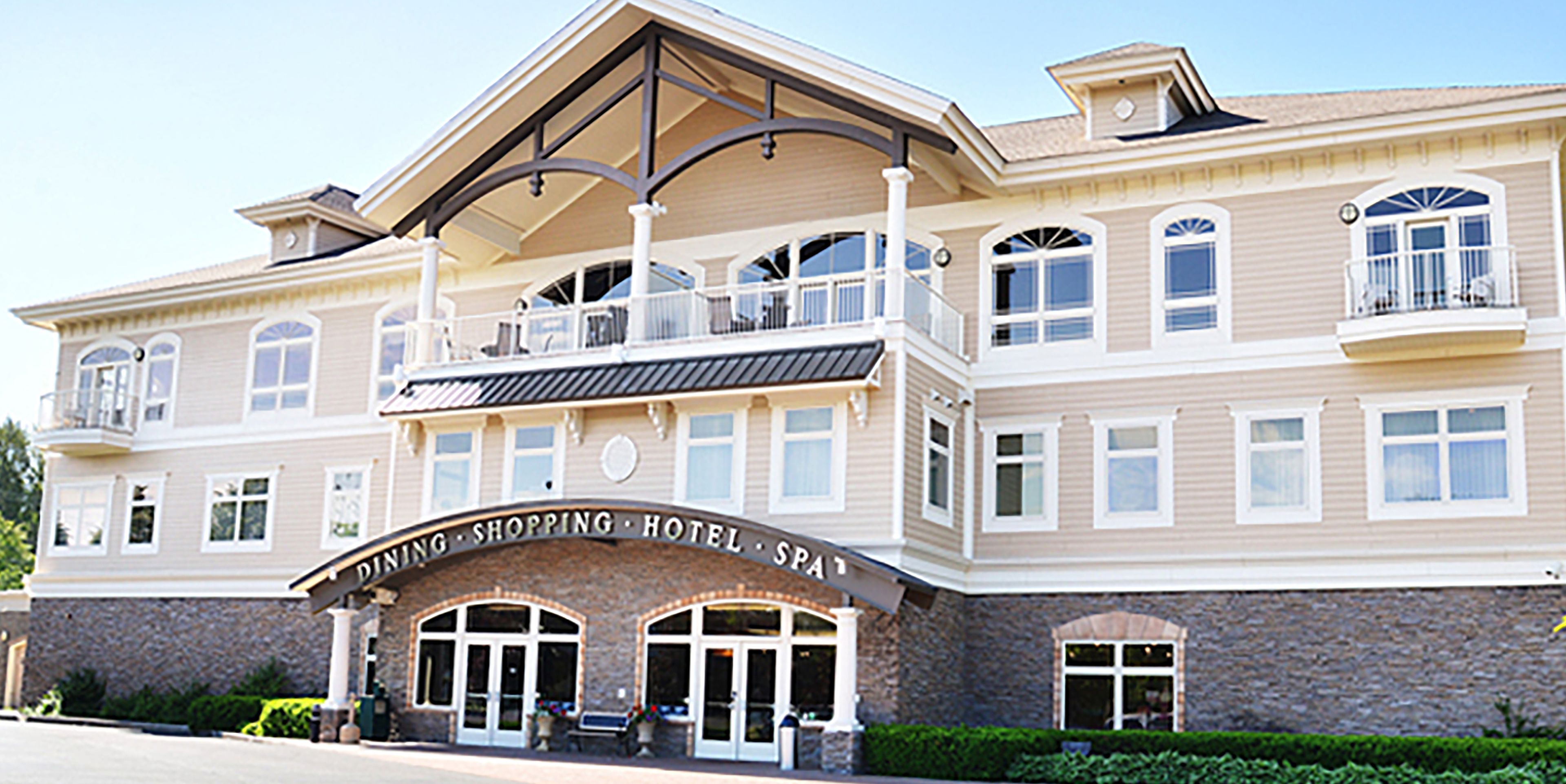 Riverwalk Place Resort & Spa in Saginaw, United States