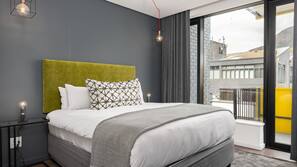 In-room safe, iron/ironing board, free WiFi, linens