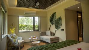 1 bedroom, premium bedding, memory foam beds, in-room safe