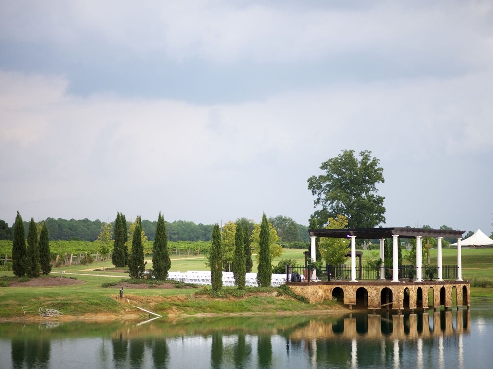 Gin Creek Plantation in Hartsfield Best Rates & Deals on Orbitz