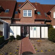 The 10 Top 2 Star Hotels In Leer From 44 In 2020 Expedia Hotel Deals