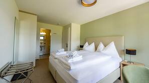 1 bedroom, hypo-allergenic bedding, minibar, in-room safe