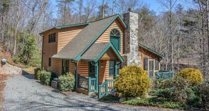 Lucilles Creekside Hideaway
