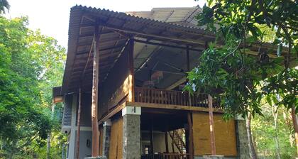 Jungle House Udawalawe Holiday Lodge