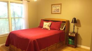 3 bedrooms, iron/ironing board, WiFi, linens