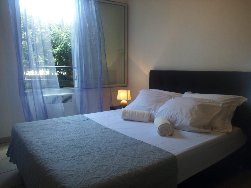 Superbe Appartement En Résidence Sécurisée Et Calme Terrasse