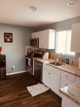 New Listing Rebb S Cozy Cottage Near Sequoia National Park