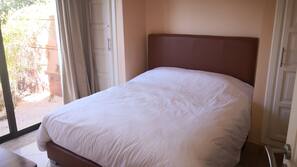 2 chambres, fer et planche à repasser, accès Internet, draps fournis