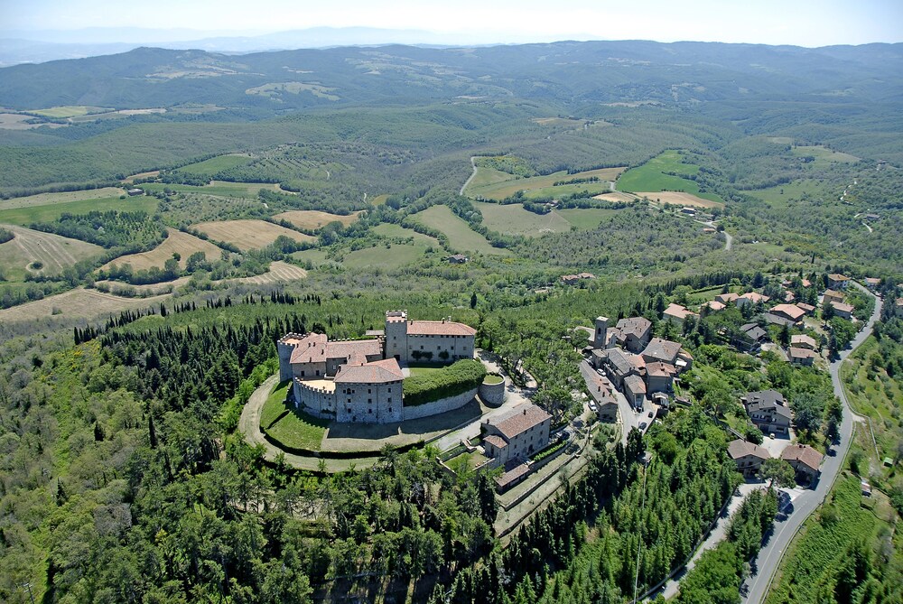 Castle Guest Houses Castello di Montegiove in Montegabbione, Italy