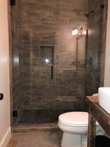 Trillium Links Lakes Cashiers Remodeled Cabin With Stream In