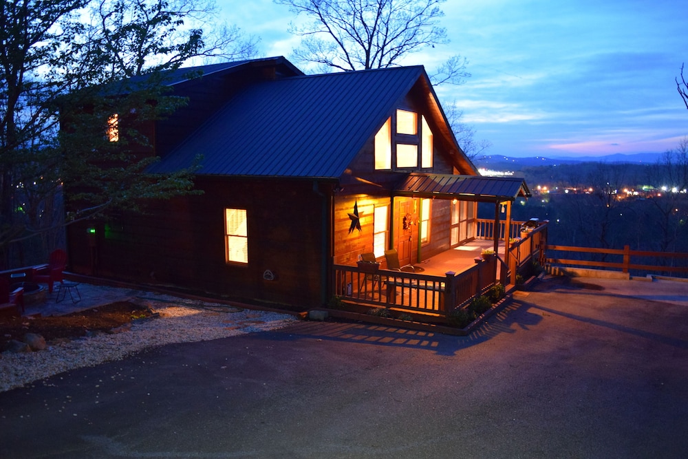 Marvelous Year Round Mtn and City View, Close to Blue Ridge DNTN & TUBING ASKA Fannin County