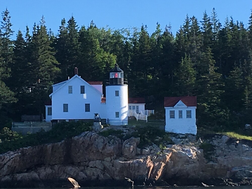 Lighthouse Cottage Borders Acadia National Park In Bar Harbor