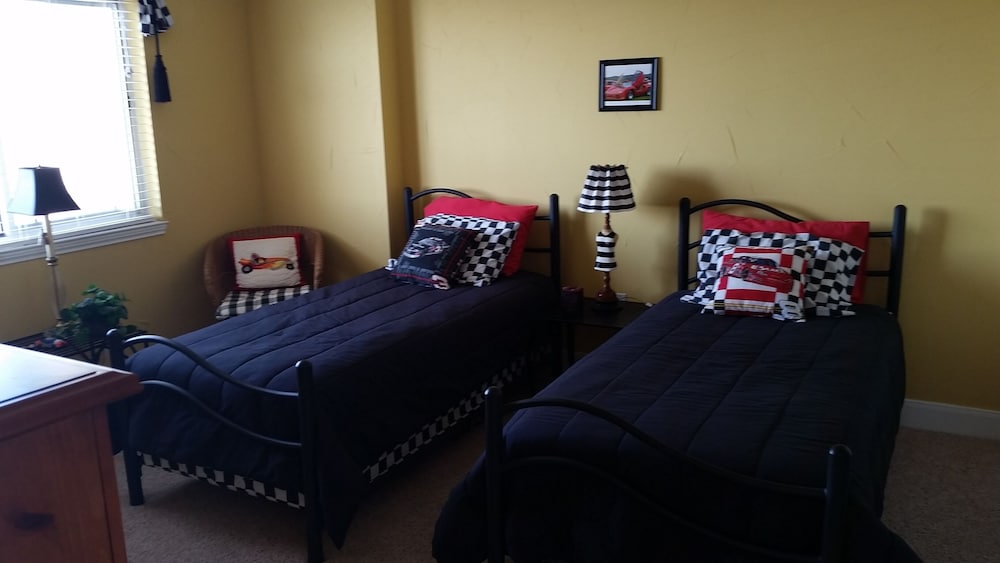 RaceThemed Luxury 7th Floor Texas Motor Speedway Condo Right on the track! Fort Worth Vrbo