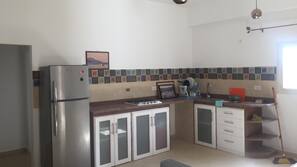 Geladeira, cooktop, especiarias
