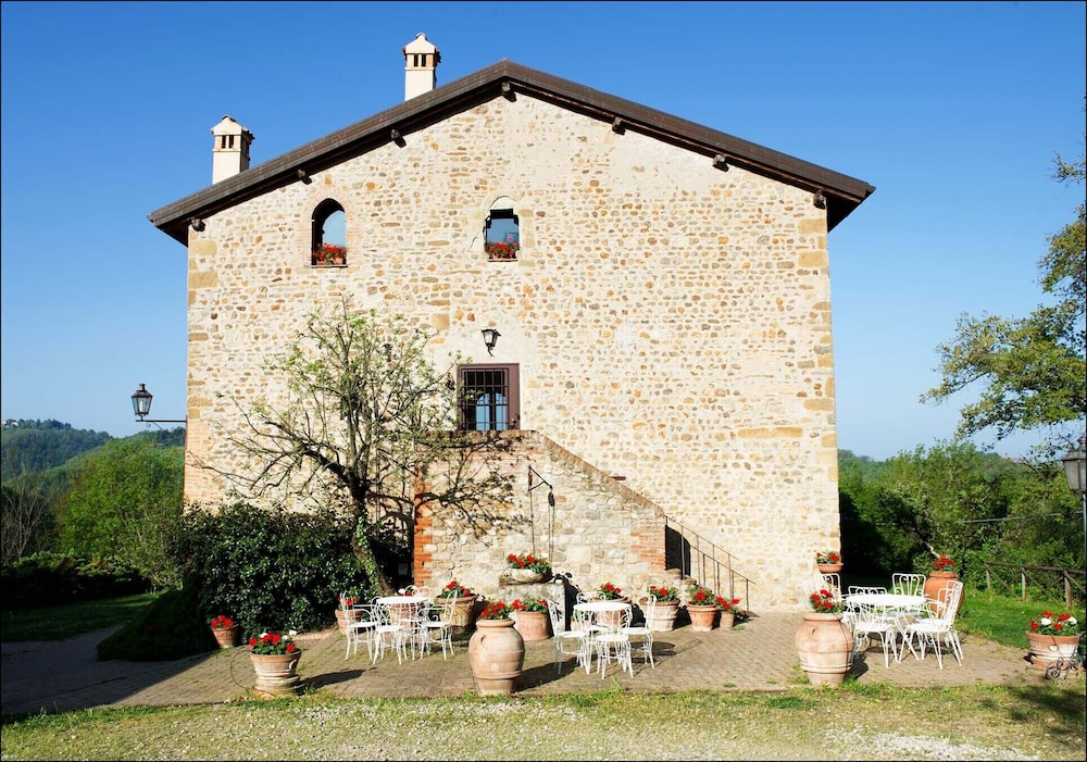 Casa Tufo Former Convent of Carmelite Calzati in Sasso Marconi, Italy