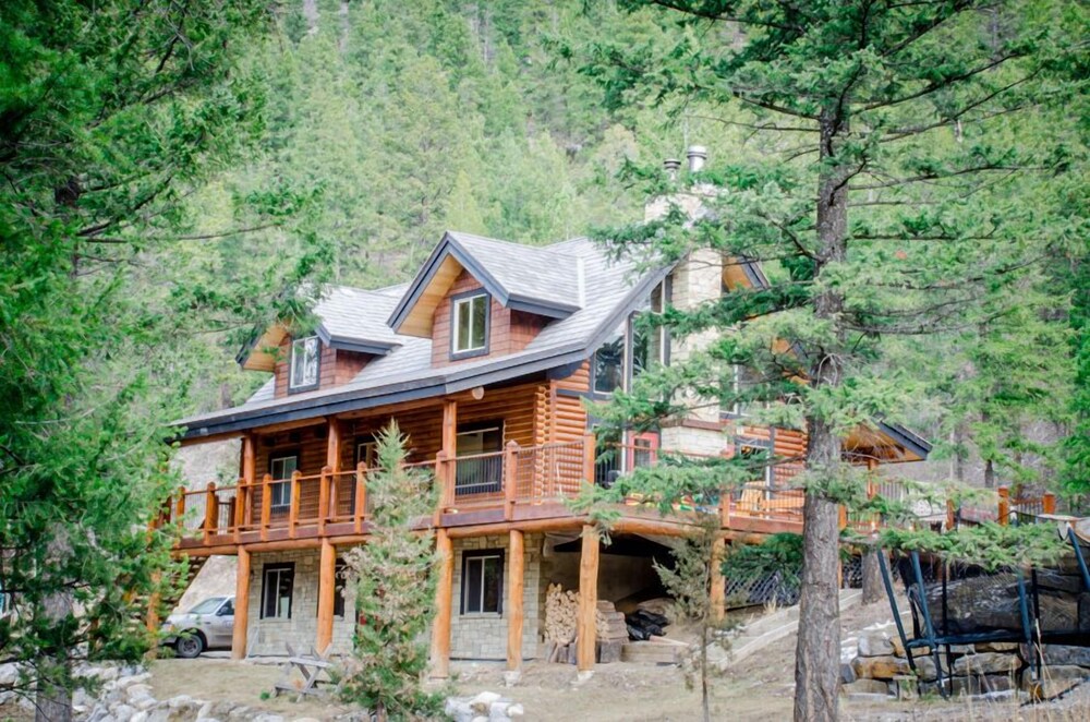 Best Kept Secret in the Columbia Valley! Canal Flats Vrbo