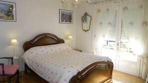 Bureau, Wi-Fi gratuit, draps fournis