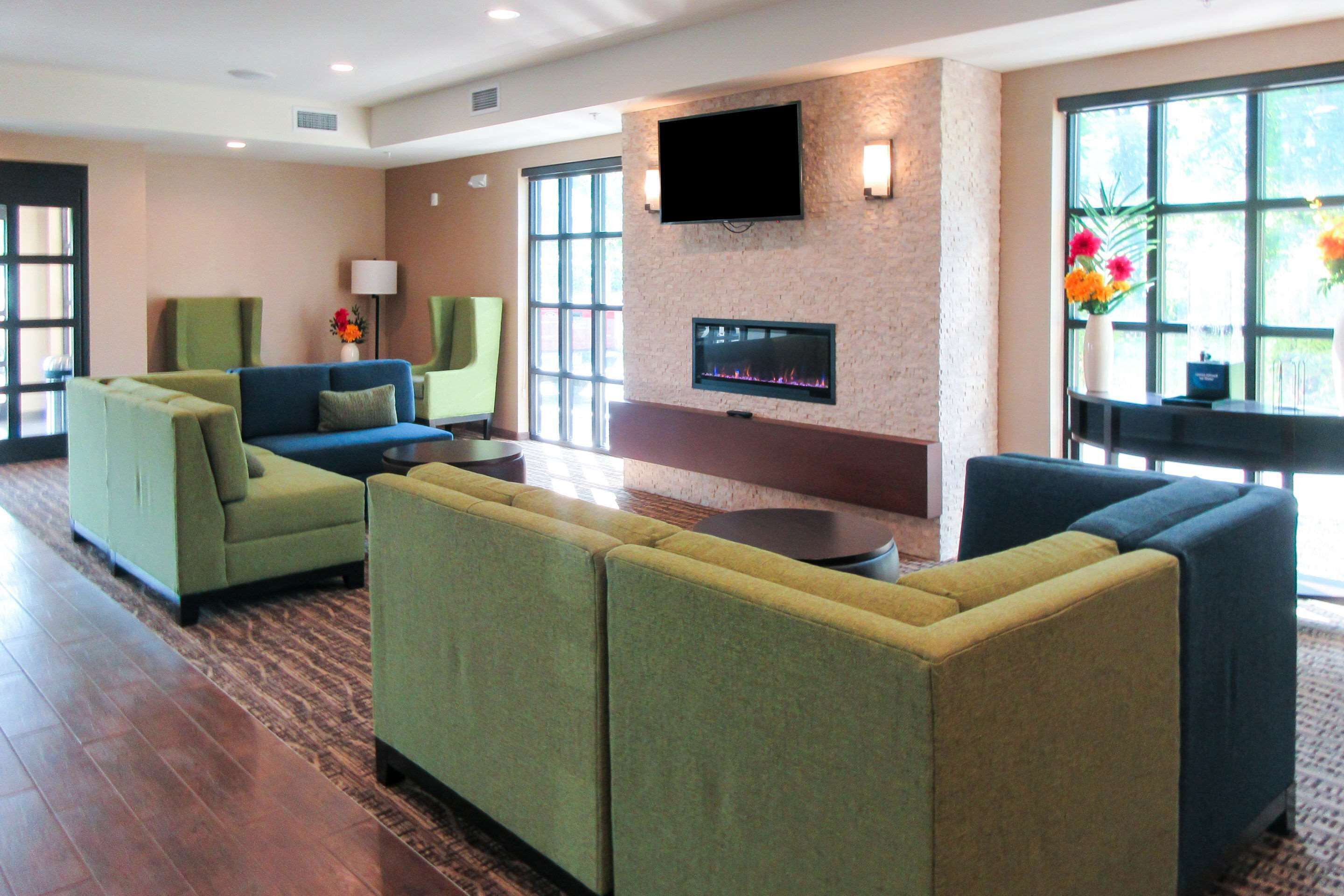 Comfort Inn Suites In Lancaster Pa Expedia