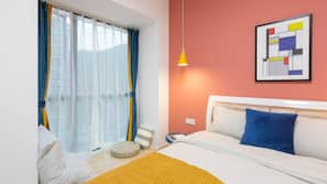 2 bedrooms, blackout drapes, free WiFi, linens