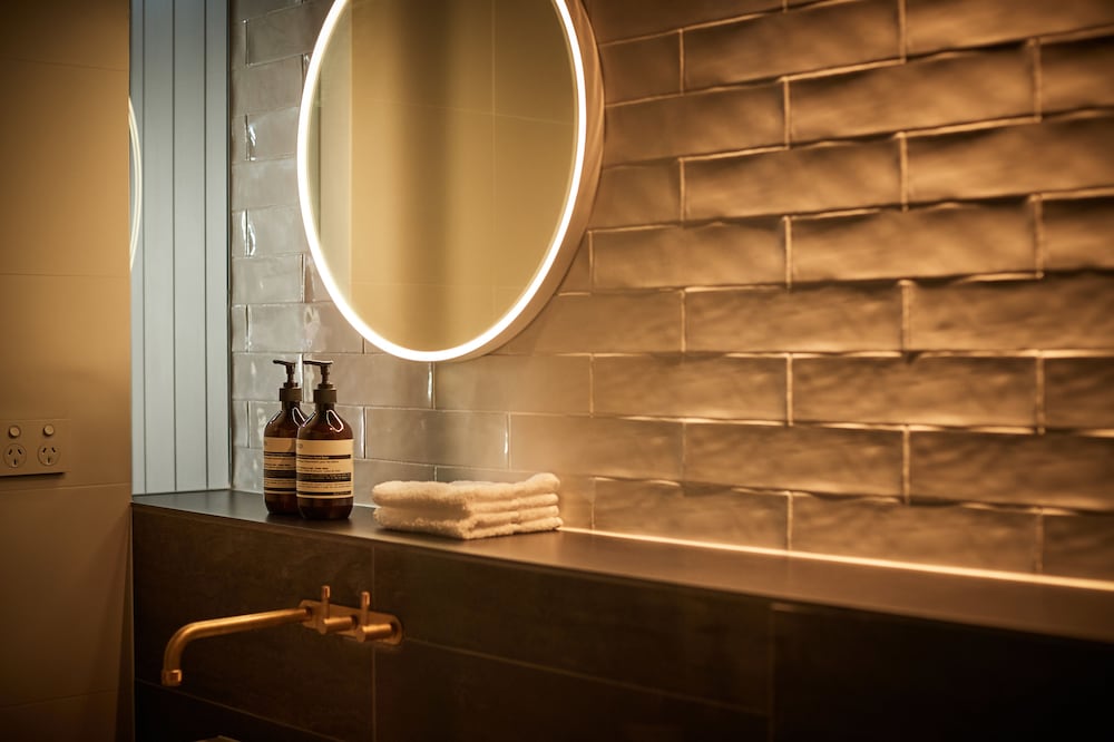 Bathroom, Premier Mill Hotel