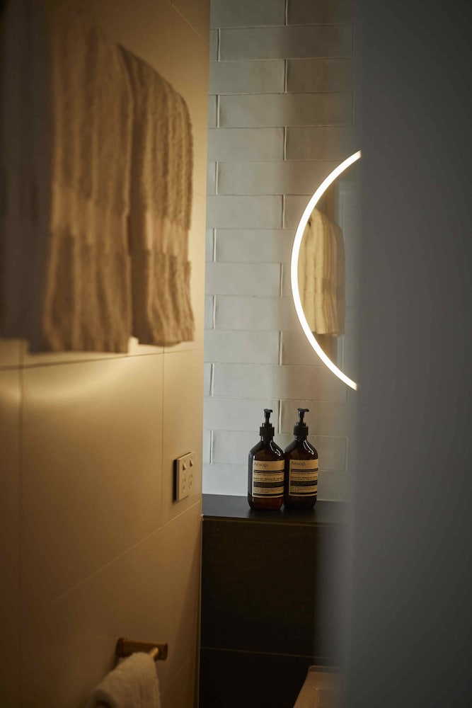 Bathroom, Premier Mill Hotel