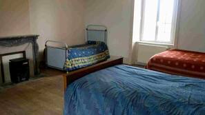 1 bedroom, free WiFi, linens