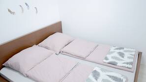 Bureau, lits bébés (en supplément), Wi-Fi gratuit, draps fournis