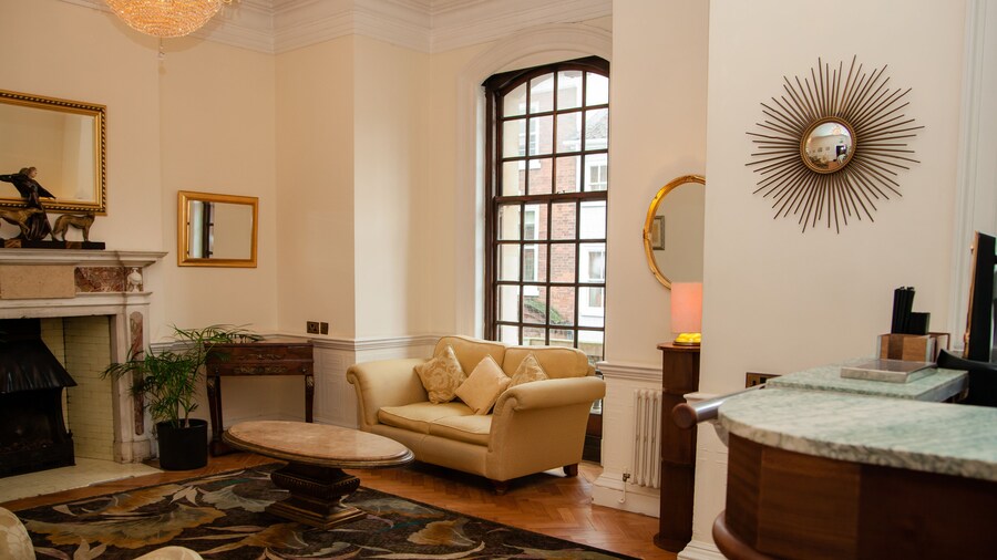St Giles House Hotel