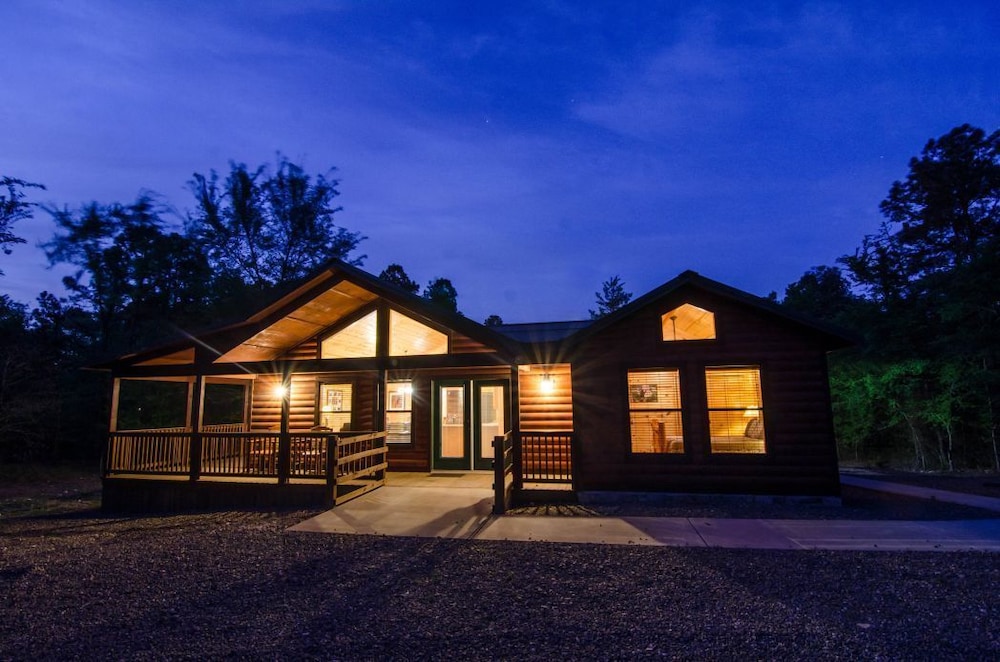 Deer Creek Wheelchair Accessible 2 Br Cabin In Idabel Hotel