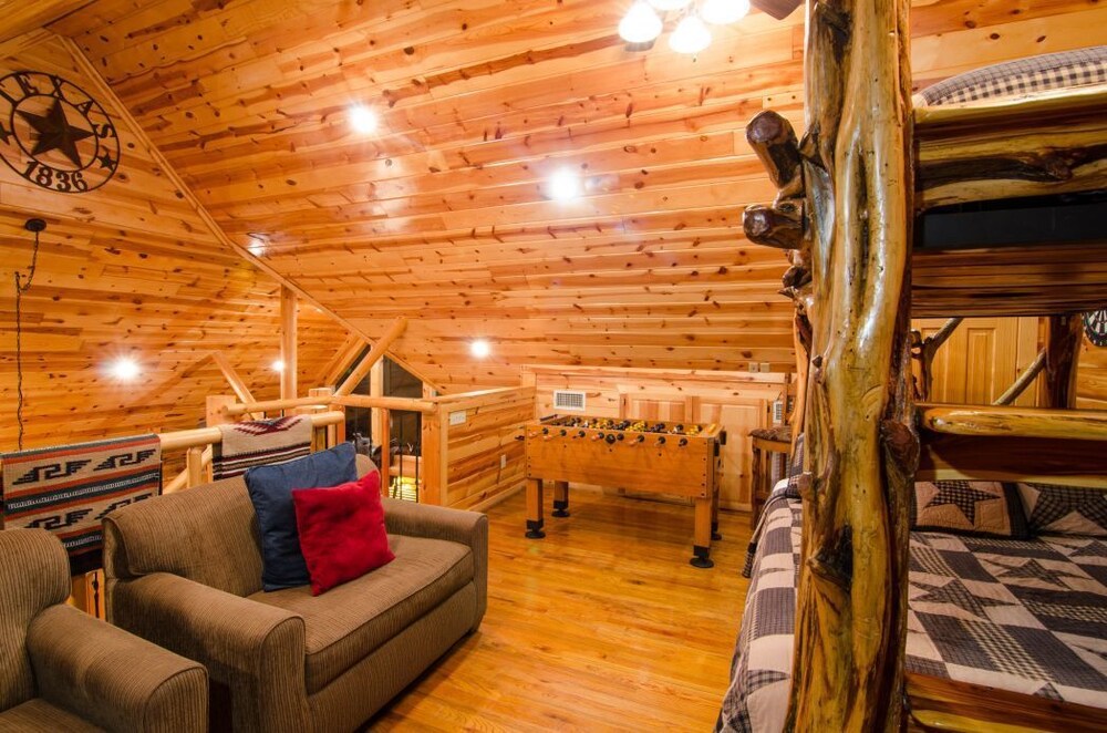 Texas 2 Step 3 Br Cabin In Broken Bow Cheap Hotel Deals