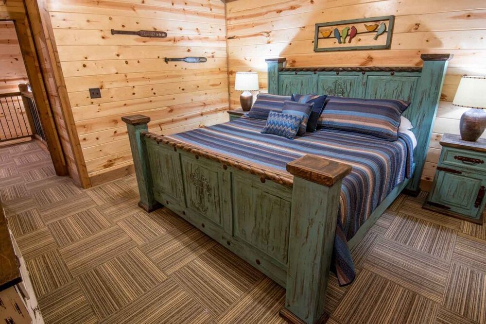 A River Runs Through It Lodge 4 Bedrooms 3 Bathrooms Cabin 2019