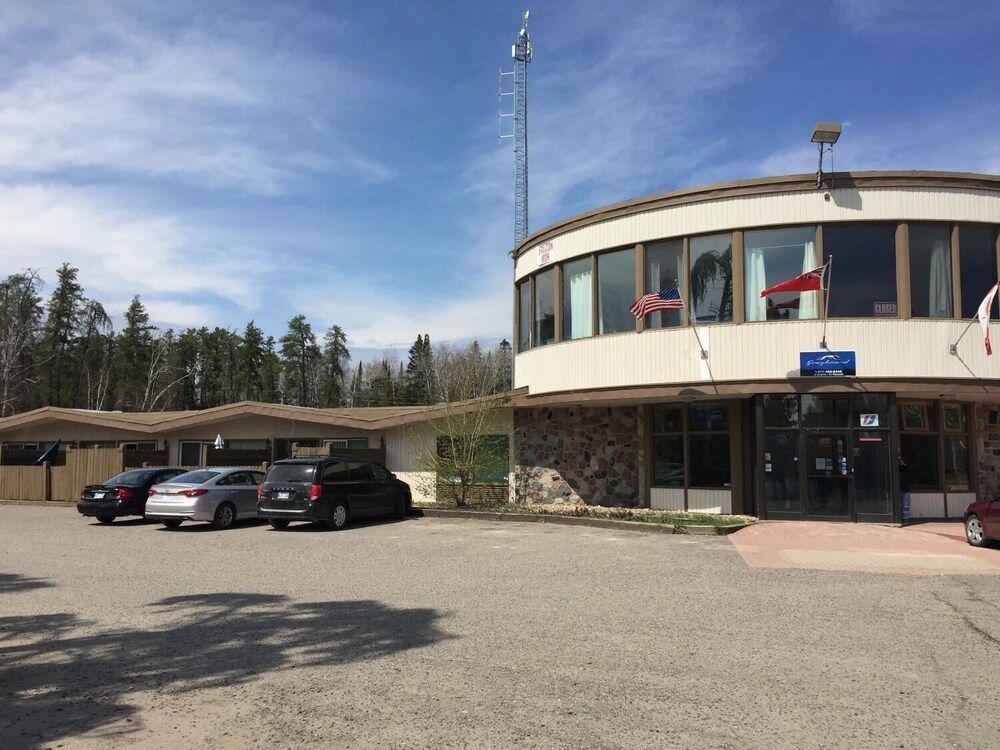 Falcon Lake Hotel in Falcon Beach | Best Rates & Deals on Orbitz