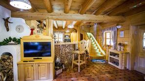 Fernseher, Kamin, DVD-Player