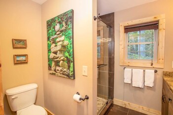 Charming Mountain Cottage With Hot Tub Firepit King Suite Pet
