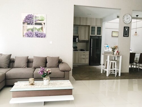 Best Villas In South Tangerang For 2019 Find 7 Private - 