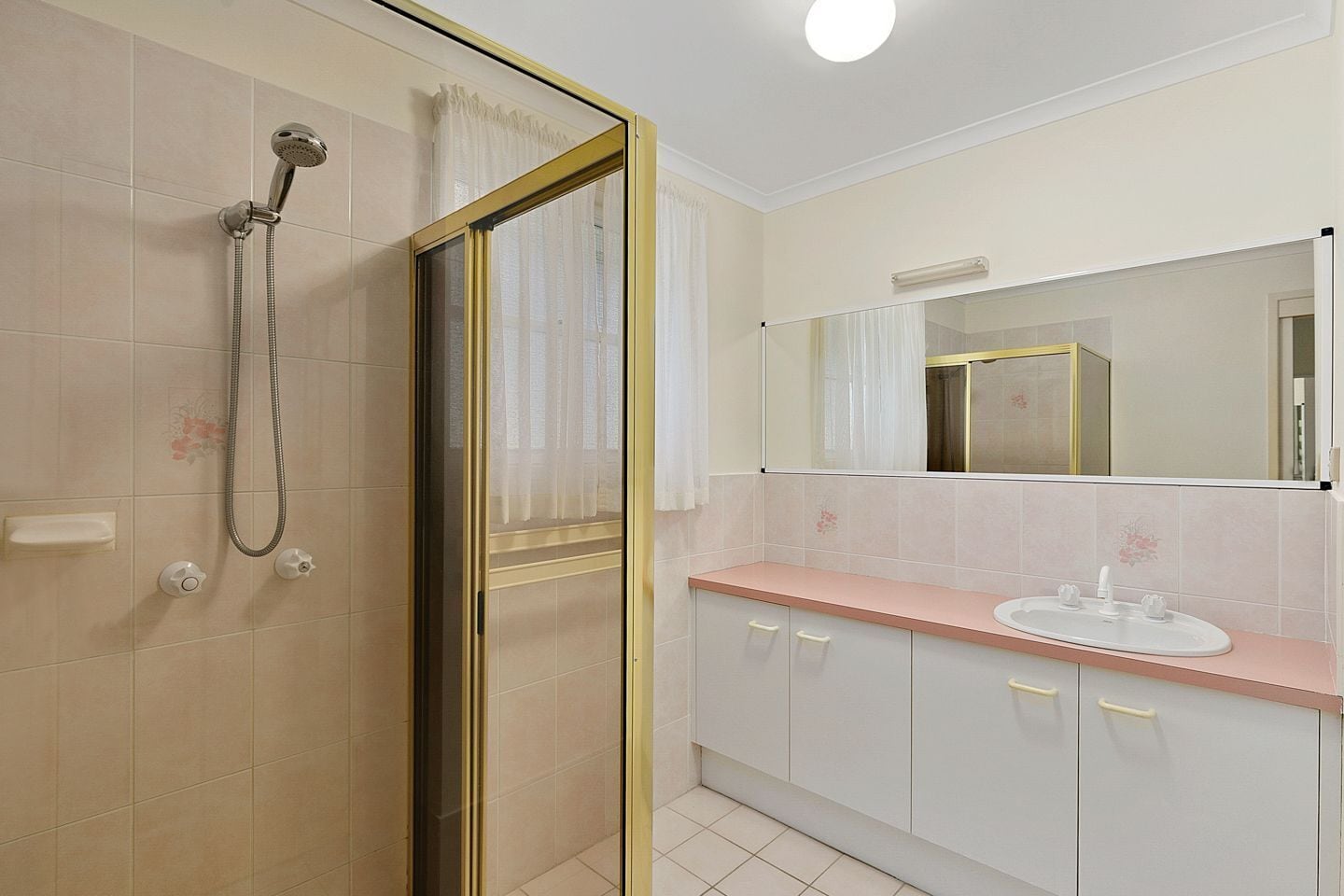 The Flappery - Burrum Heads- Close To Beach - 3br- Large Yard