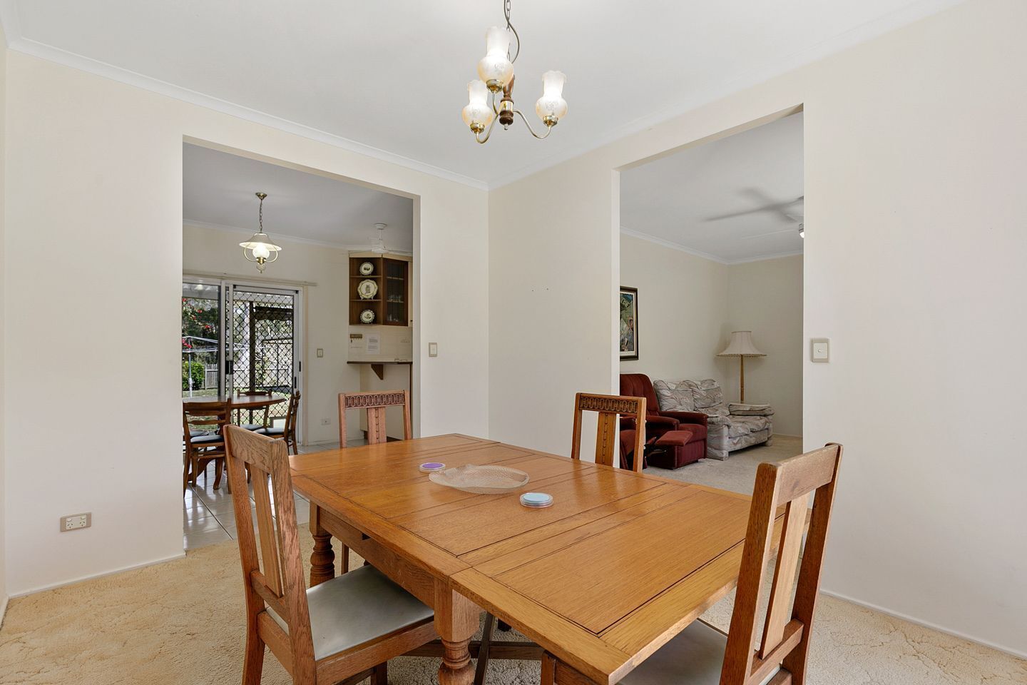 The Flappery - Burrum Heads- Close To Beach - 3br- Large Yard