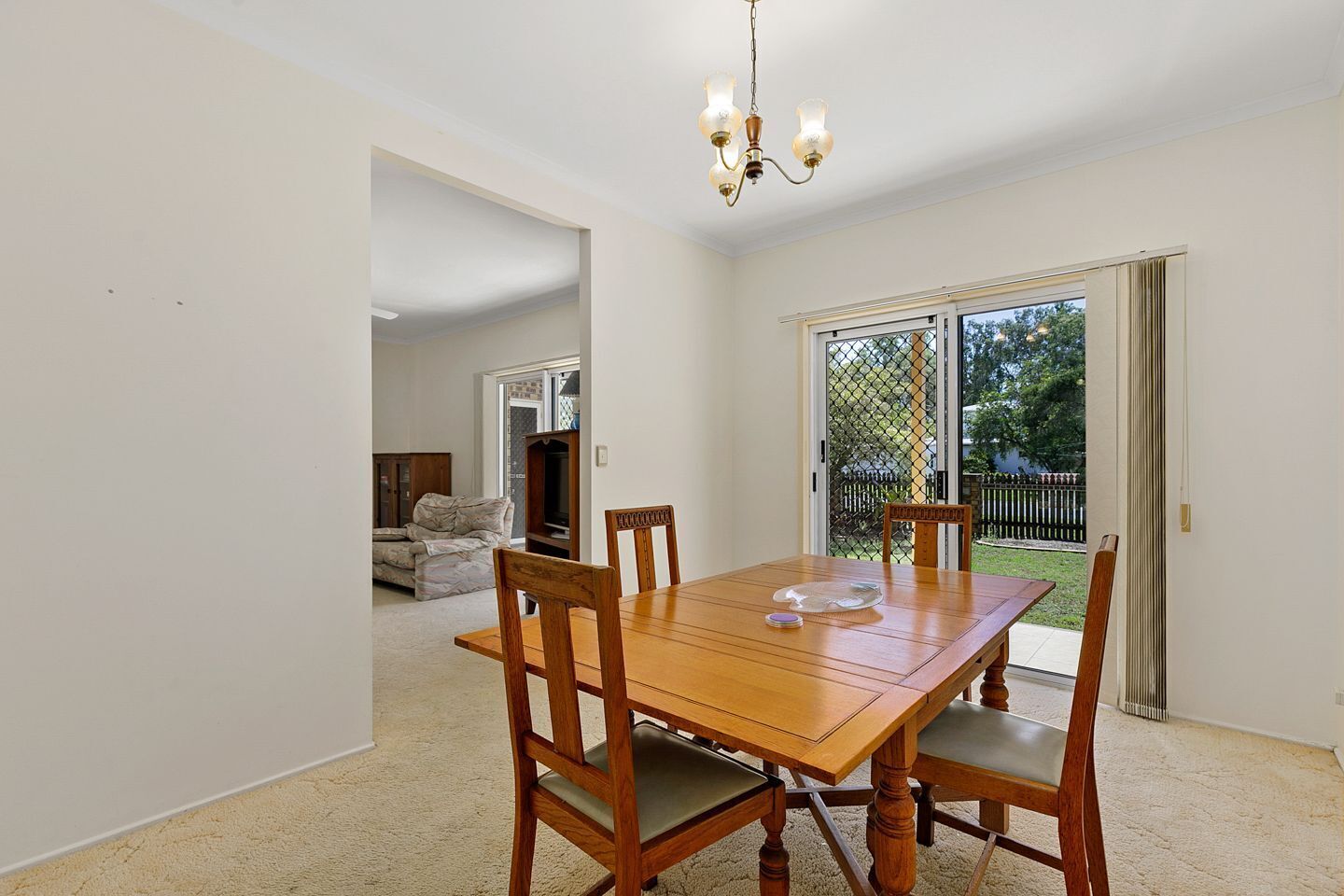 The Flappery - Burrum Heads- Close To Beach - 3br- Large Yard