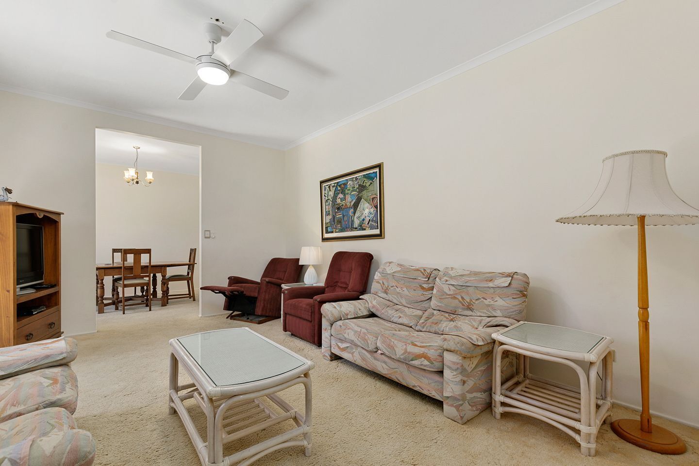 The Flappery - Burrum Heads- Close To Beach - 3br- Large Yard