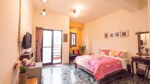 Desk, blackout drapes, free WiFi, linens