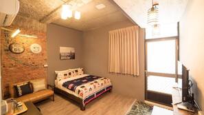 Desk, blackout drapes, free WiFi, linens