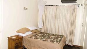 Iron/ironing board, free WiFi, linens