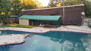 3 outdoor pools, pool umbrellas, pool loungers