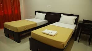 1 bedroom, Egyptian cotton sheets, premium bedding, in-room safe
