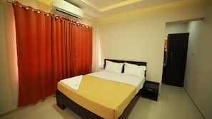1 bedroom, Egyptian cotton sheets, premium bedding, in-room safe