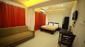 1 bedroom, Egyptian cotton sheets, premium bedding, in-room safe