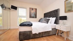 4 bedrooms, iron/ironing board, free WiFi